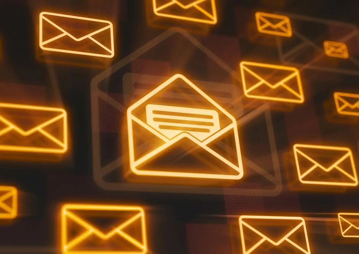 Email mit Wunsch Domain von Surprada Webdesign